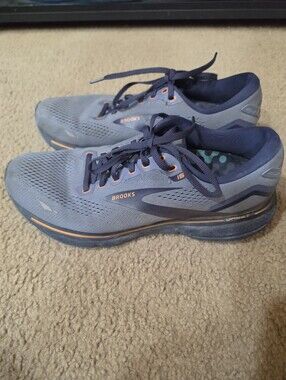 Brooks Ghost 15 Men Size 10.5